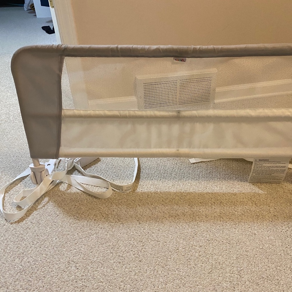 Munchkin Toddler Safety Bed Rail